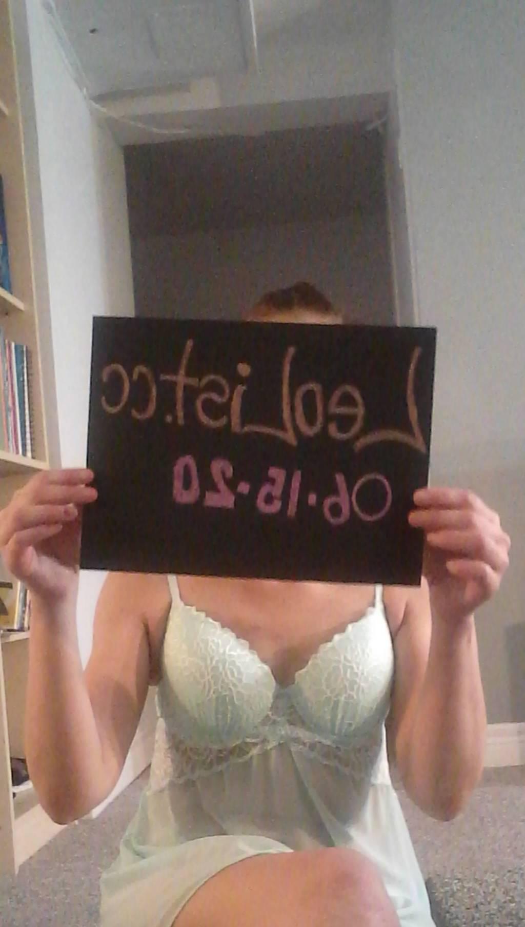 hole in onewet,willing and waiting for you xoxo