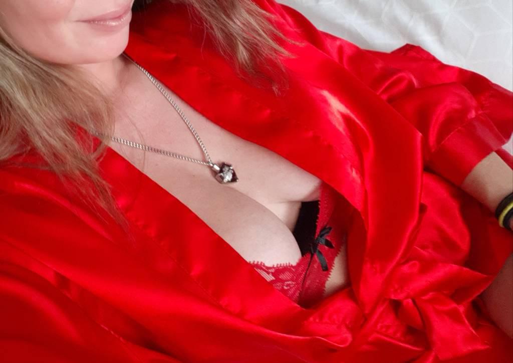 jenna- available for Fredericton limited time!