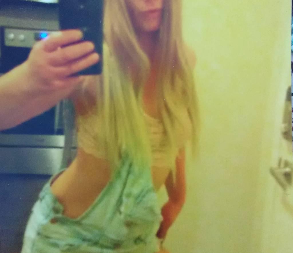 Brand new 10/10 perfect plump booty tiny waist pretty face