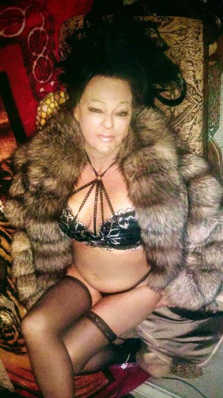 Seductive lady looking for intimate times